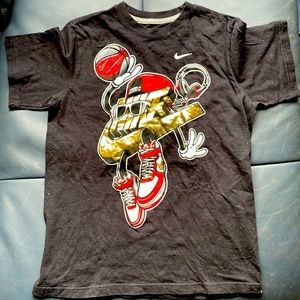 Nike vintage youth medium black T-shirt in excellent condition. Smoke free home.
